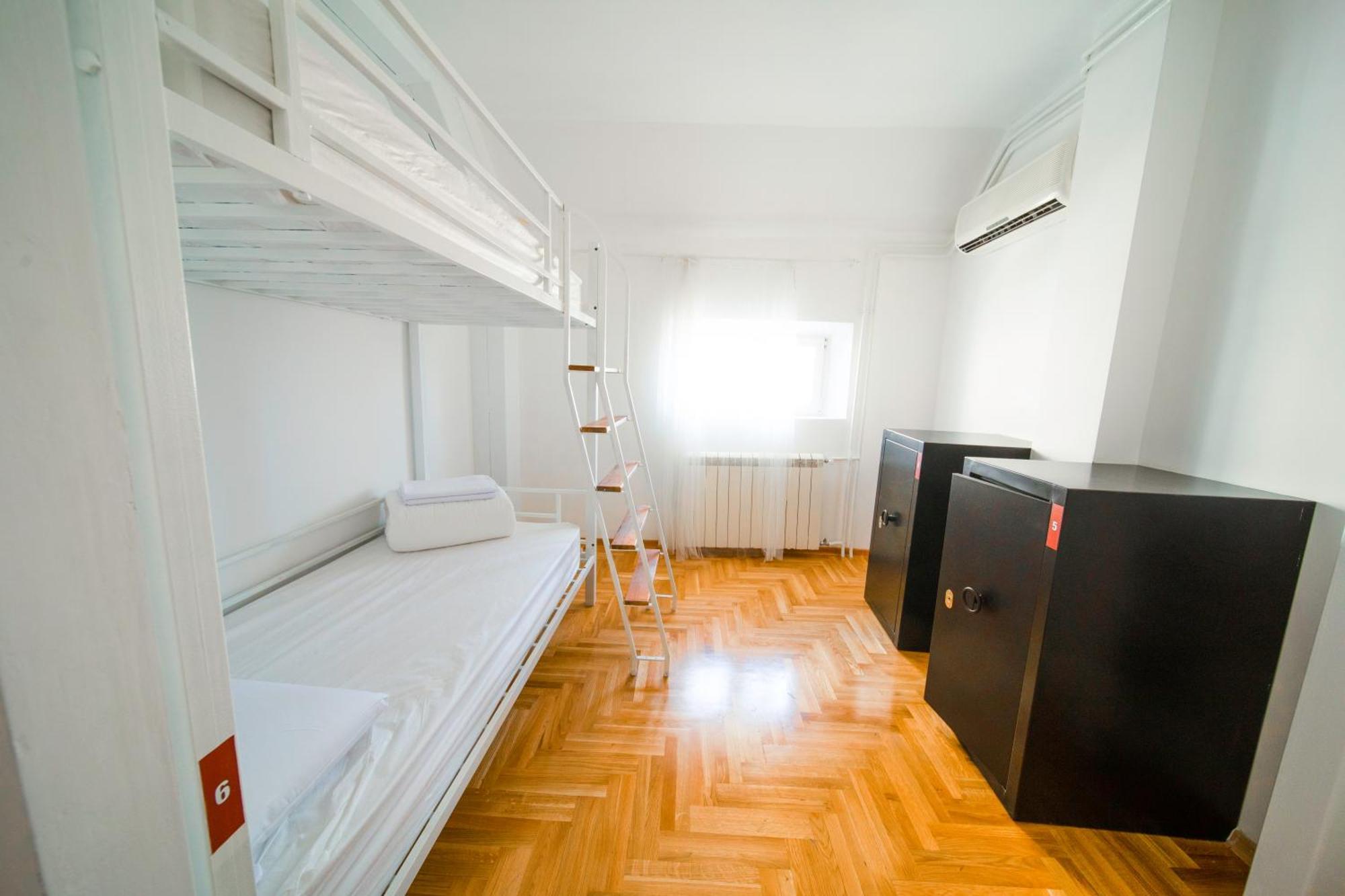 New Generation Hostel Belgrade Center Εξωτερικό φωτογραφία